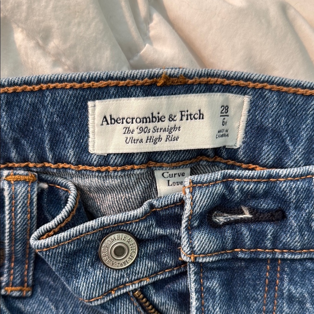 A&F 90s straight ultra high rise jean